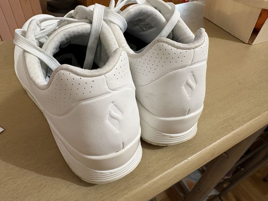 Мъжки сникърси Skechers Uno Stand On Air в бял цвят