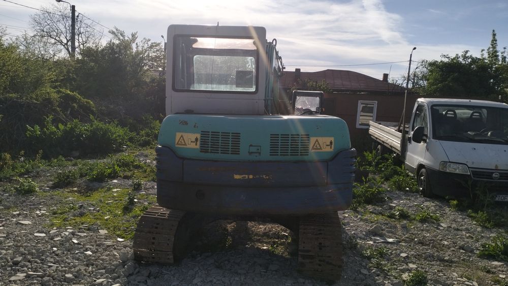 Schimb excavator de 5 tone cu unul mai mare plus diferența