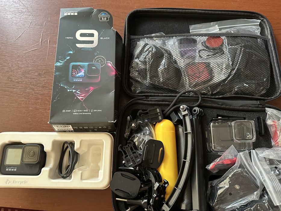 Екшън камера GoPro HERO9 + 63броя аксесоари и куфарче
