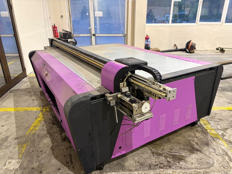 Широко форматна UV Печатна машнина