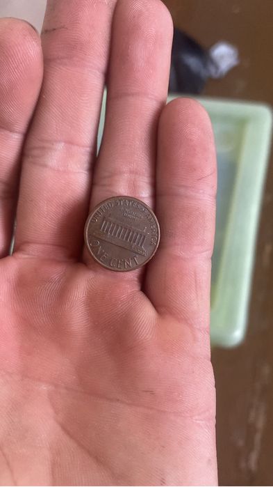 Продаю все много монет и значков старых