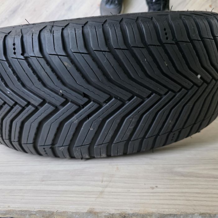 Michelin CrossClimate 2  225 40 18