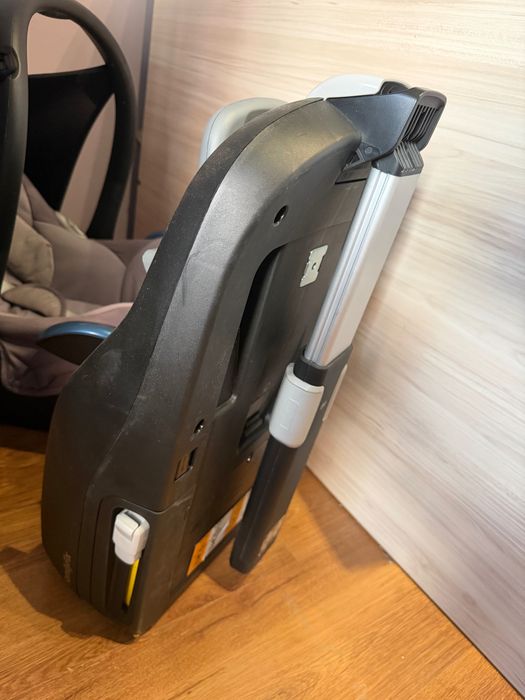 Стол за кола Maxi-Cosi CabrioFix с изофикс система FamilyFix комплект