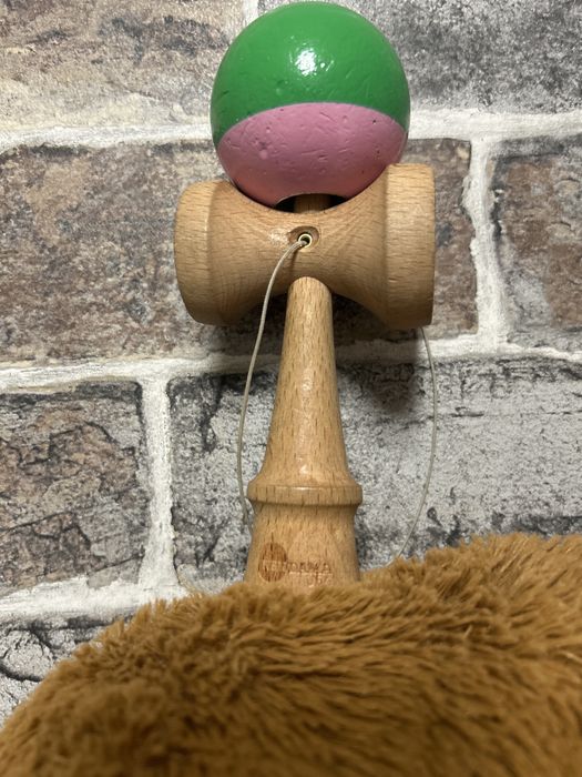 Vând kendama semnatura lui xremus