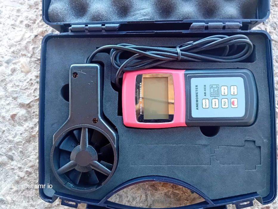 Anemometru Digital Portabil – Aparat Măsurat Viteza Vântului și Temperatura