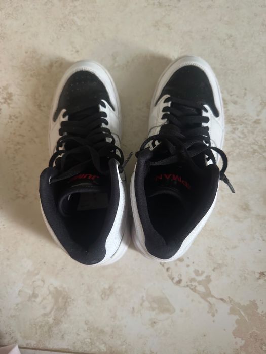 Adidasi nike jordan
