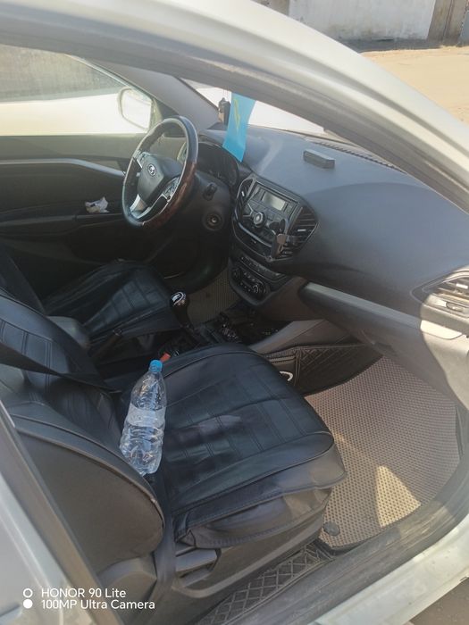 Продам Весту. На активном ходу.