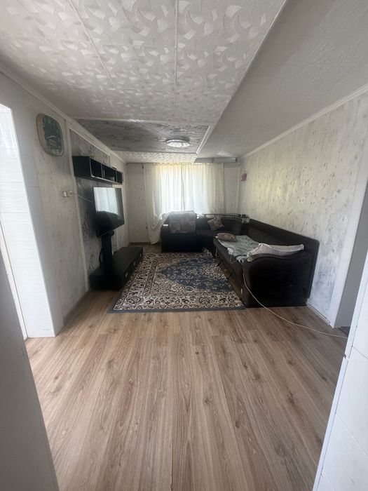 Продаётся дом в кирпичной районе