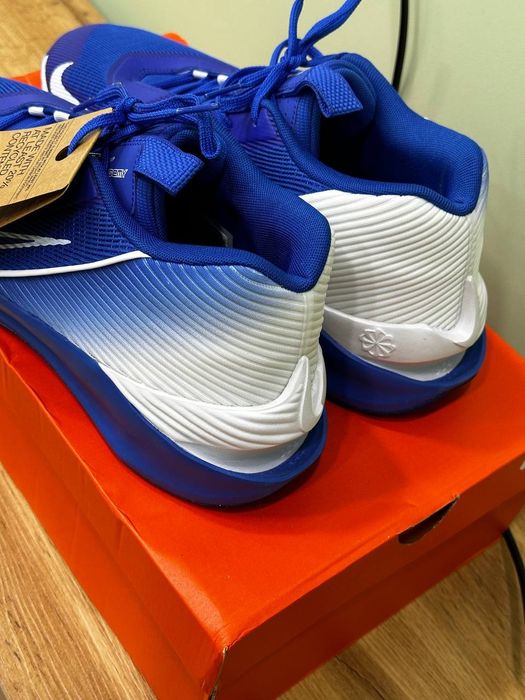Продаются Nike G.T. Jump Academy Basketball Shoes