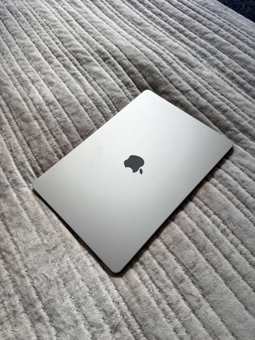 MacBook Air 15 м2 2003, Куплен был в Америке  в официальном магазине