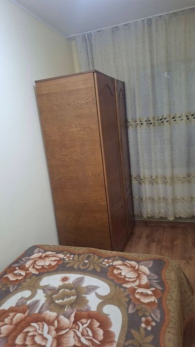 Camera de închiriat
