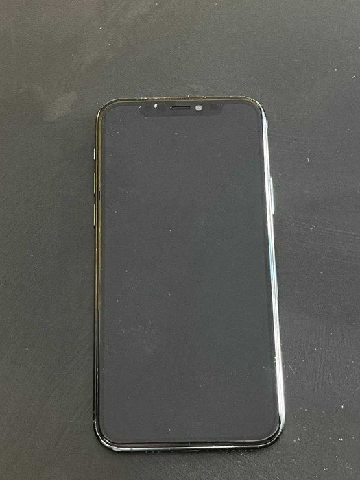 Iphone 11 PRO рабочий, пострадавший после удара !