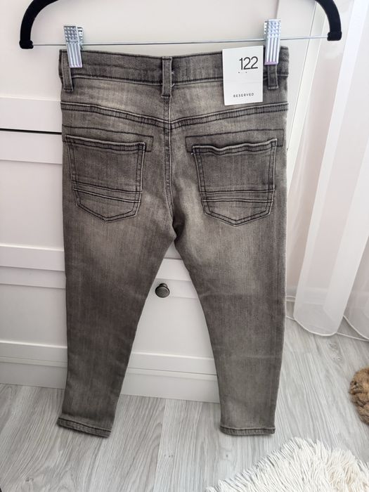 Нови дънки Reserved 122 размер и спортни долнища
