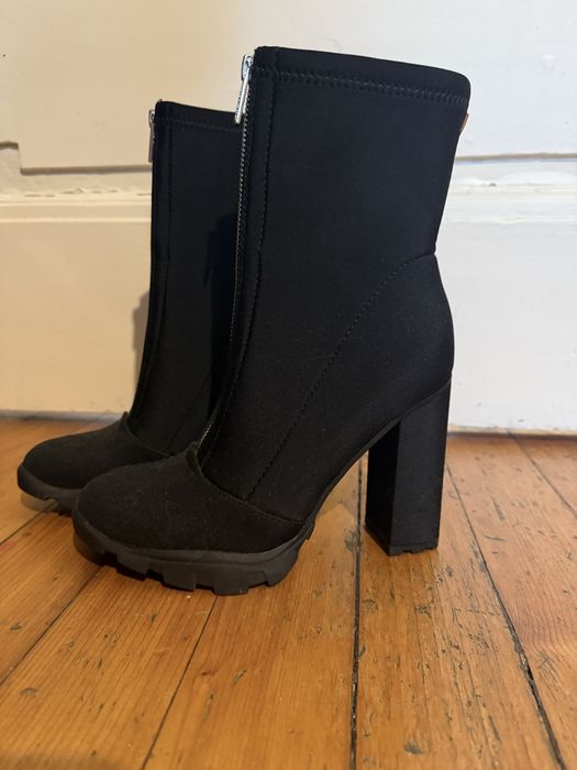 Guess черни боти на дебел ток