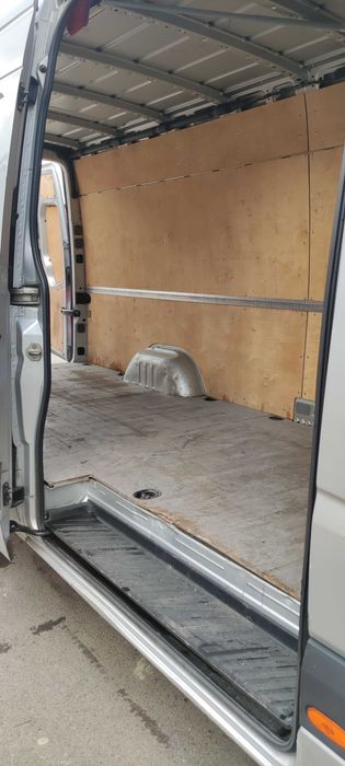 Бус под наем (Товарни бусове под наем София-Макси  база)