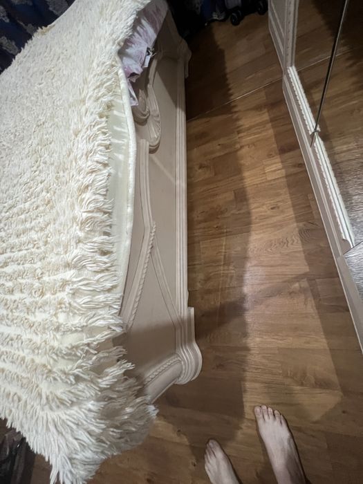 Кровать двухспальная с матрацем