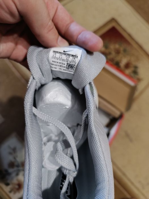 Кроссовки Nike чёрные и серые