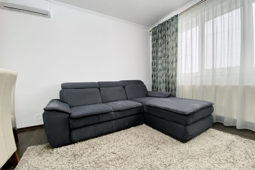 Apartament 3 camere de vanzare str Tineretului