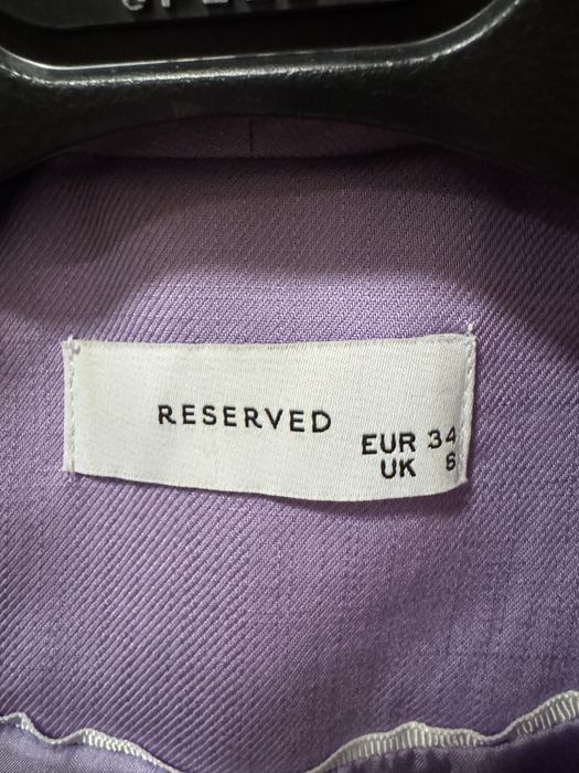 Лилаво сако за всеки повод