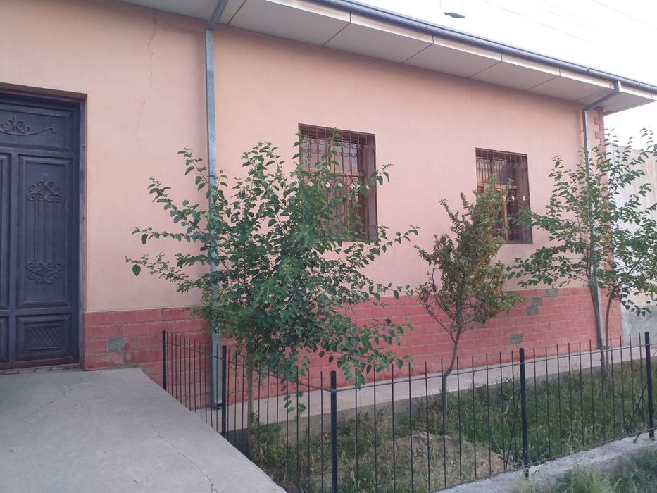 Ховли сотилади 12 сотих Уй йулни юзида жойлашган 6 сотих ер 6 сотихига