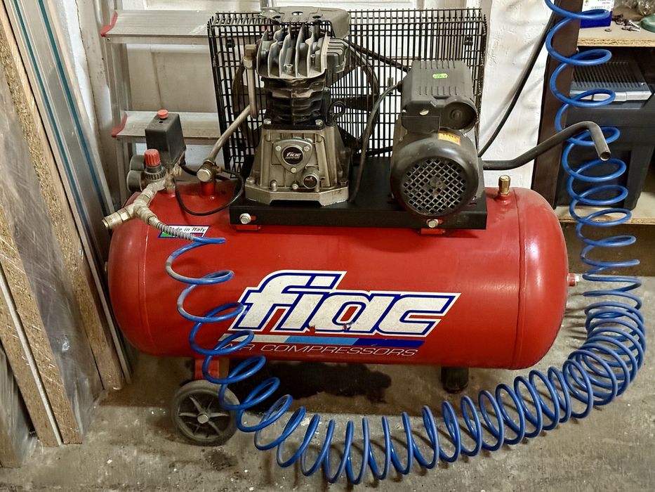 Vând compresor 100 l impecabil