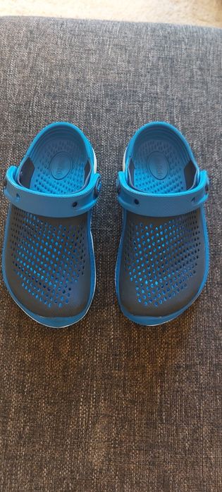 Vand papuci crocs mărimea 30-31