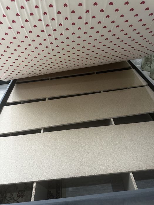 Продам кровать с матрасом