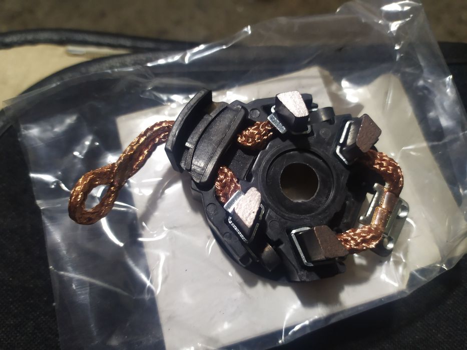 Щетки стартера Камри 40