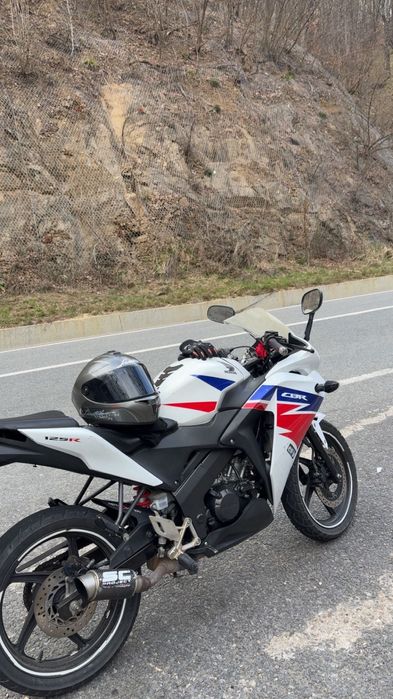 Honda  CBR125R  2016