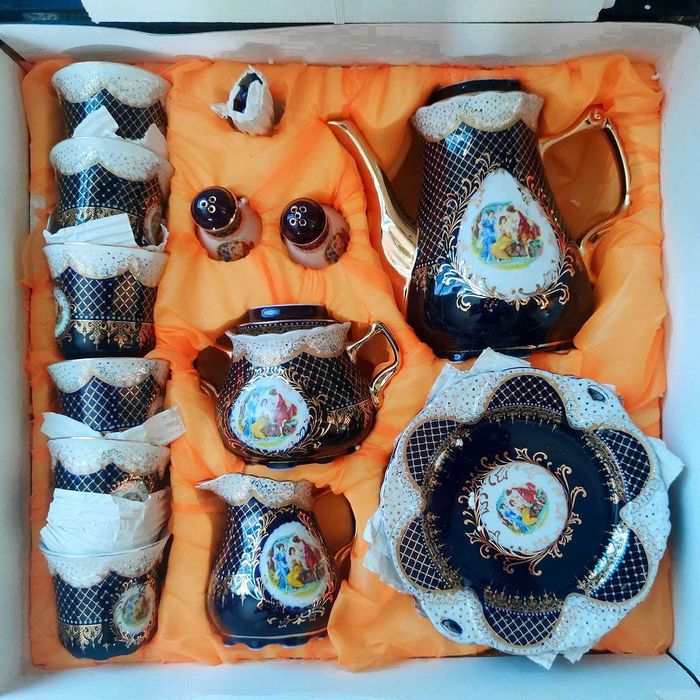 Новые Столовый и чайный сервиз