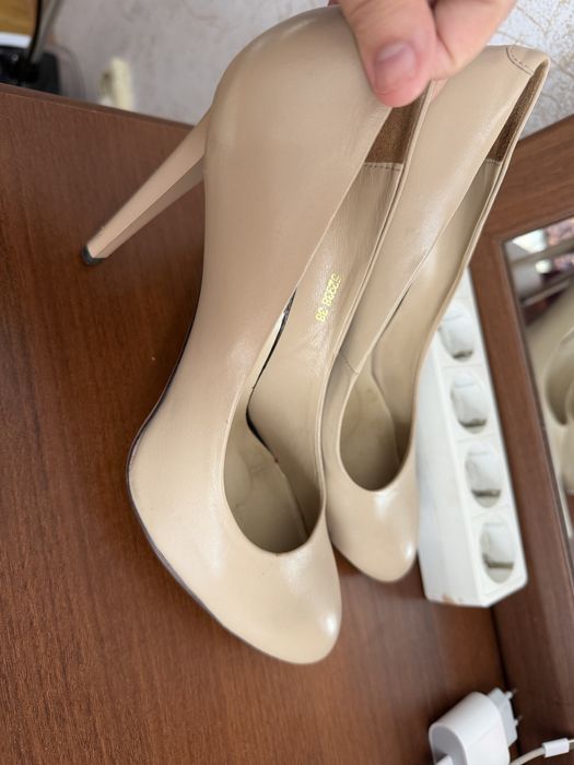 Продам бежевые туфли. Состояние хорошее