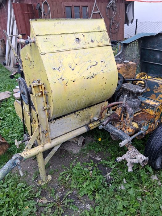 De vanzare mașina de tencuit