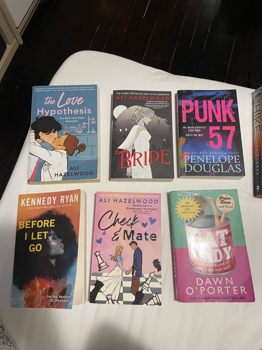 Книги на английски, романси