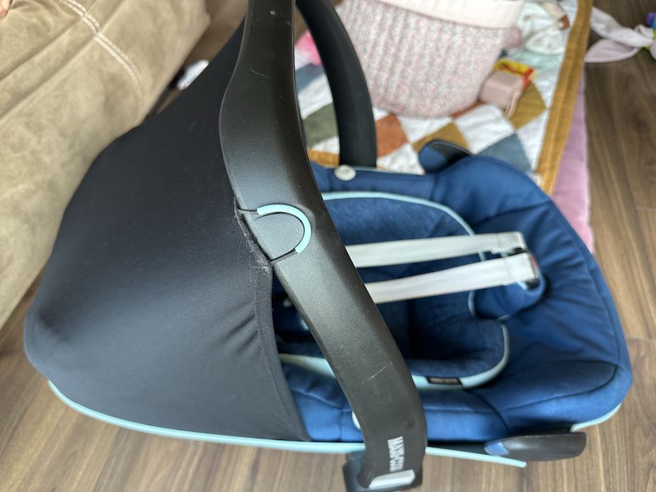 Столче за кола Maxi Cosi Pebble Pro с база