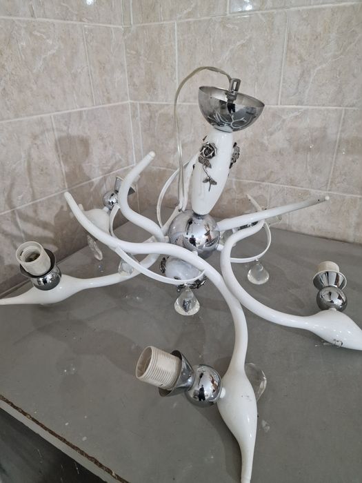 Продам люстры б/у