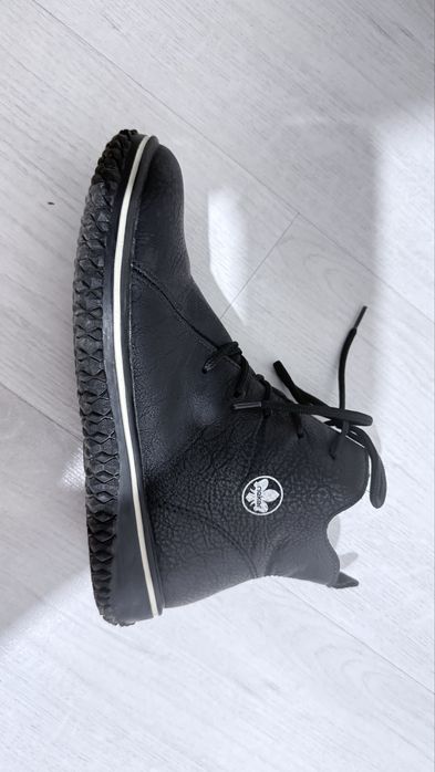 Кожаные зимние ботинки