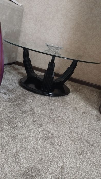 Стол журнальный. Стекло.