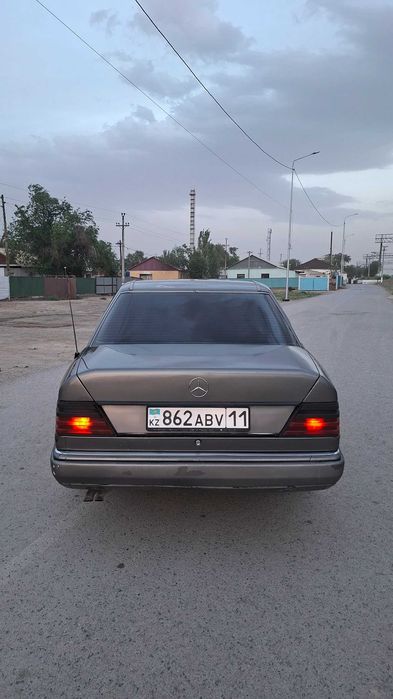 Мерс 124 м103. Машина в хорошем состояний