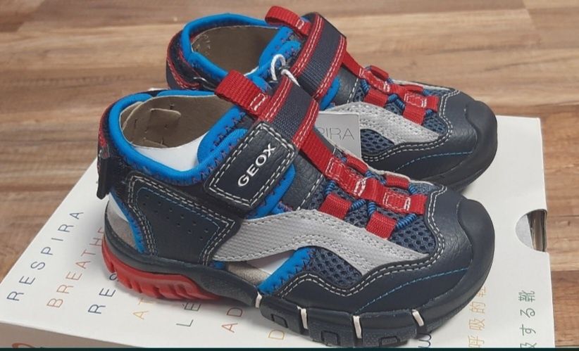 Нови сандали за момче Geox,26н и  27н