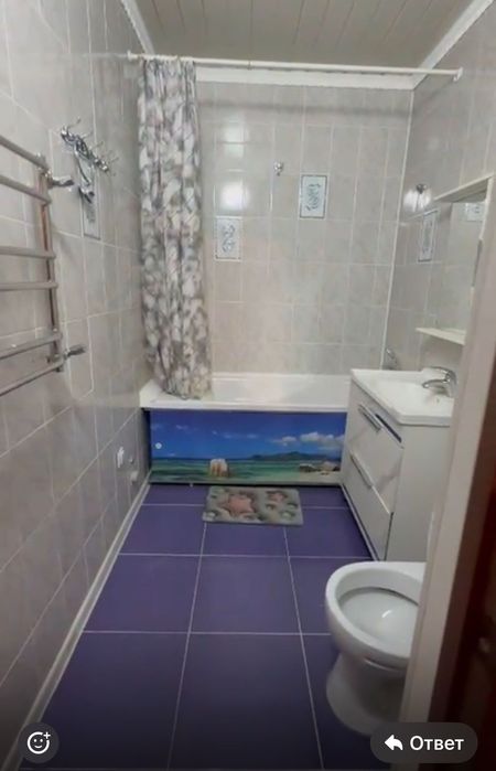 ванная , унитаз , раковина с тумбой