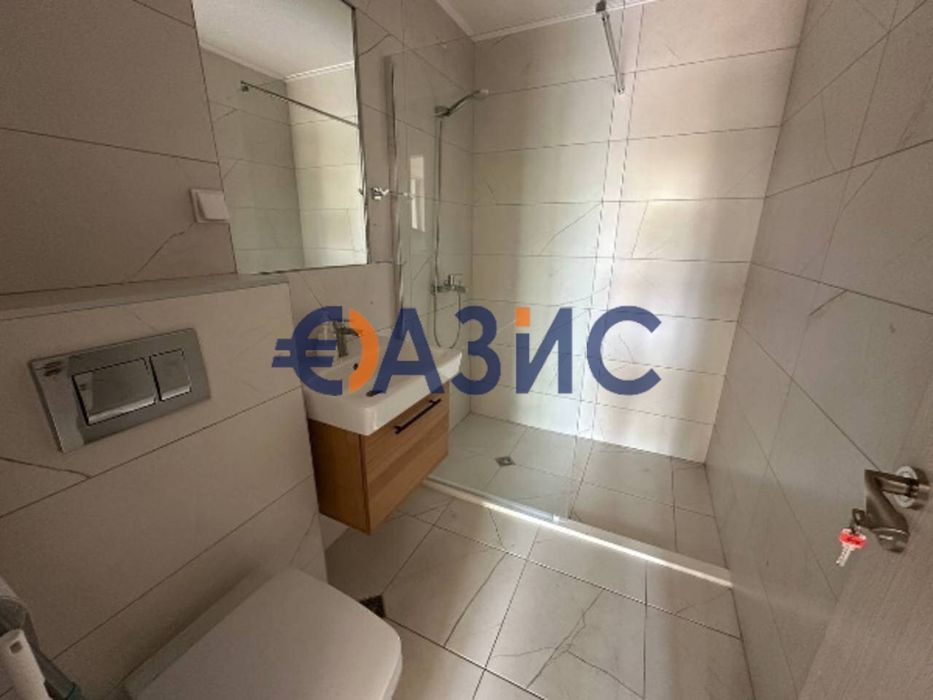 Голям двустаен апартамент с просторна веранда, Слънчев Бряг,154 000