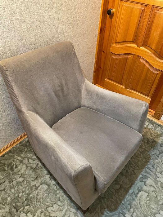 Мягкое удобное кресло