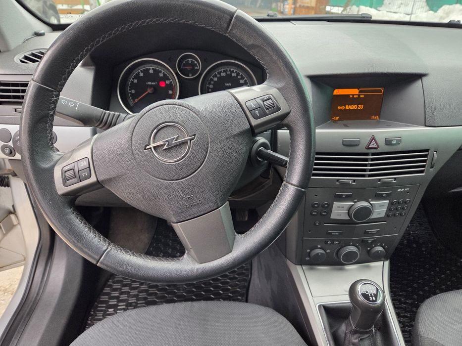 Vand OPEL ASTRA H 2006 1.6 Benzina