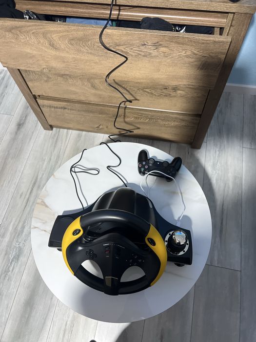 Vand volan myria pentru PC/PS4/5/XBOX stare foarte buna