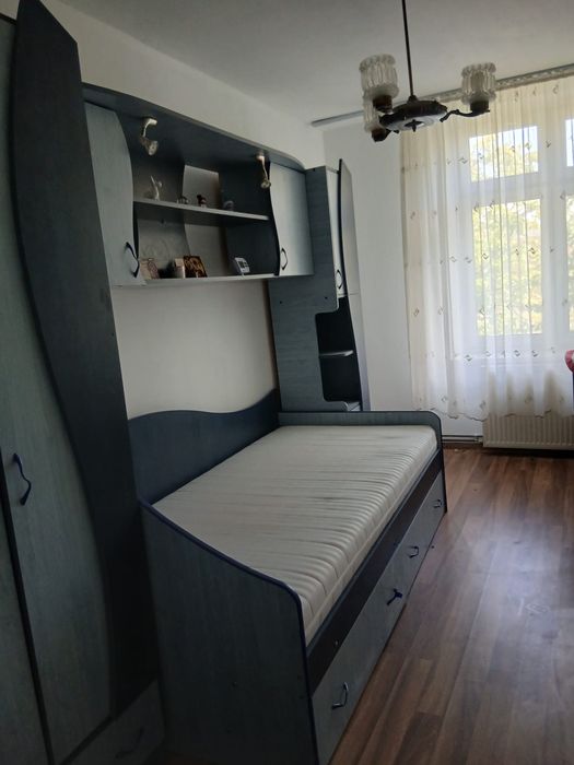 Ocazie! De inchiriat apartament cu doua camere ,central.