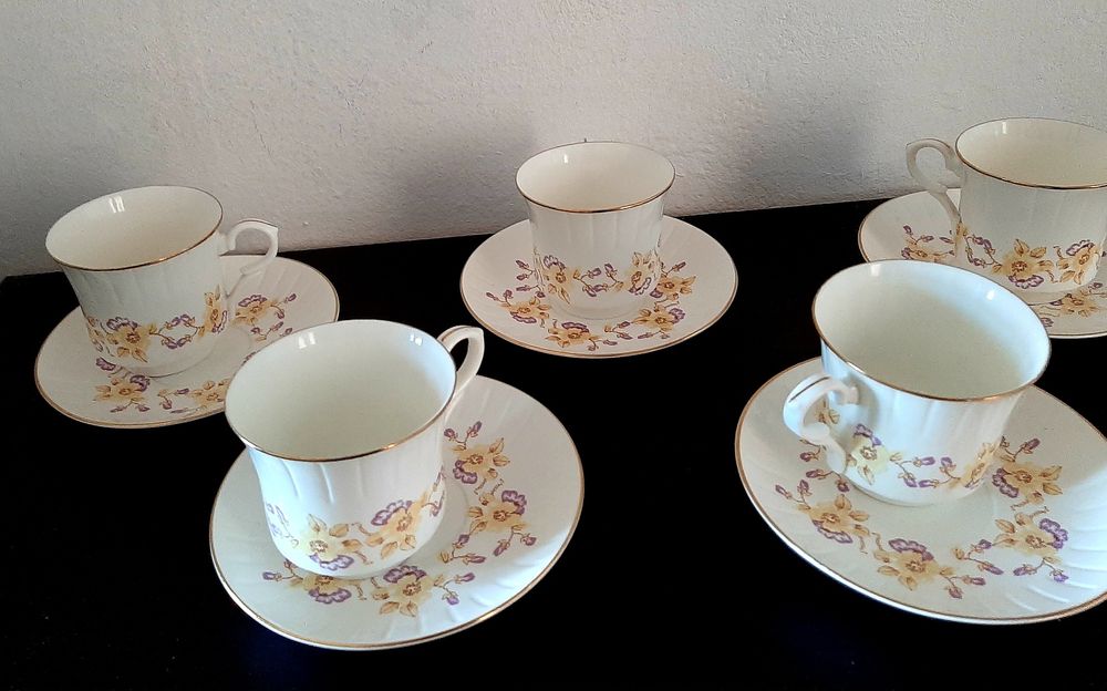 Ретро,кухненски уред от80 и ретро стомна  -те год, Декоративно ножче и