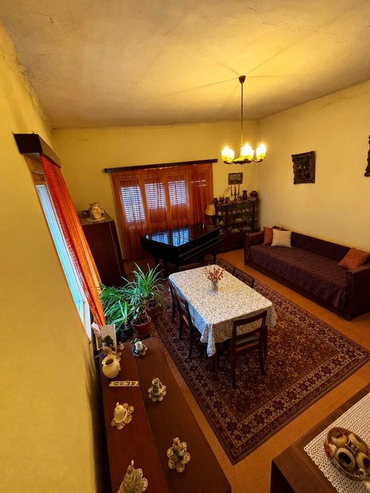 Casă de vânzare ultracentral, în Panov