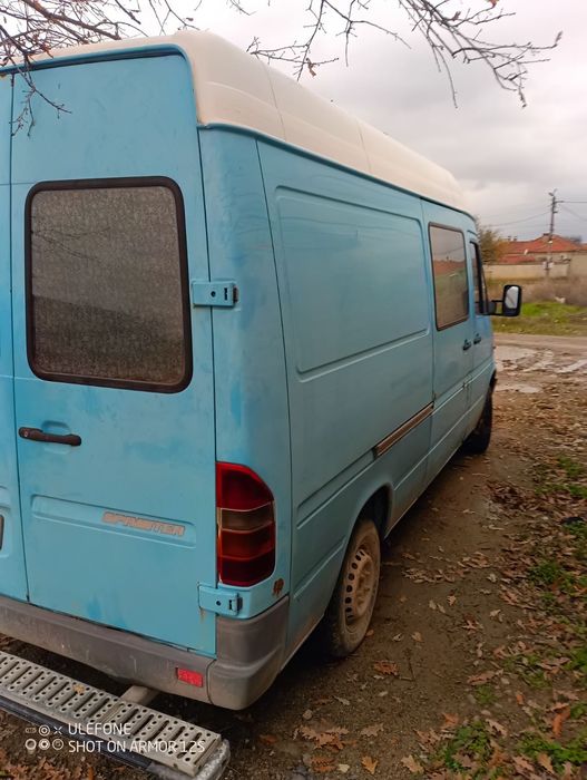 Продавам бус Мерцедес Sprinter  208D