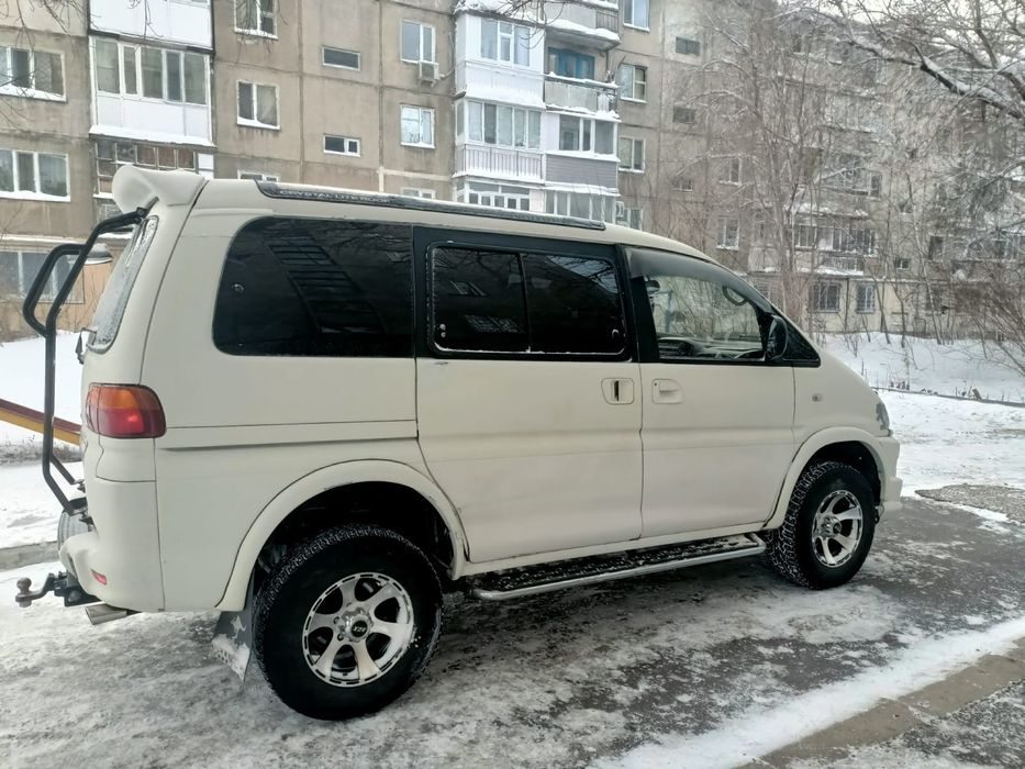 Продам машину Mitsubishi Delixa