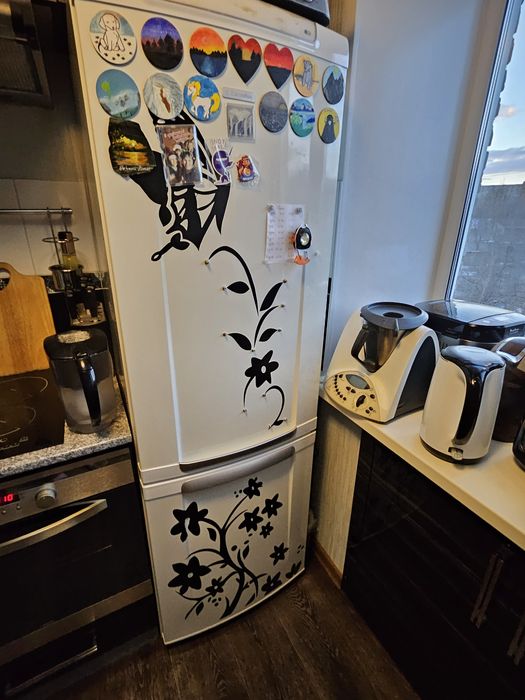 Продам Холодильник Electrolux